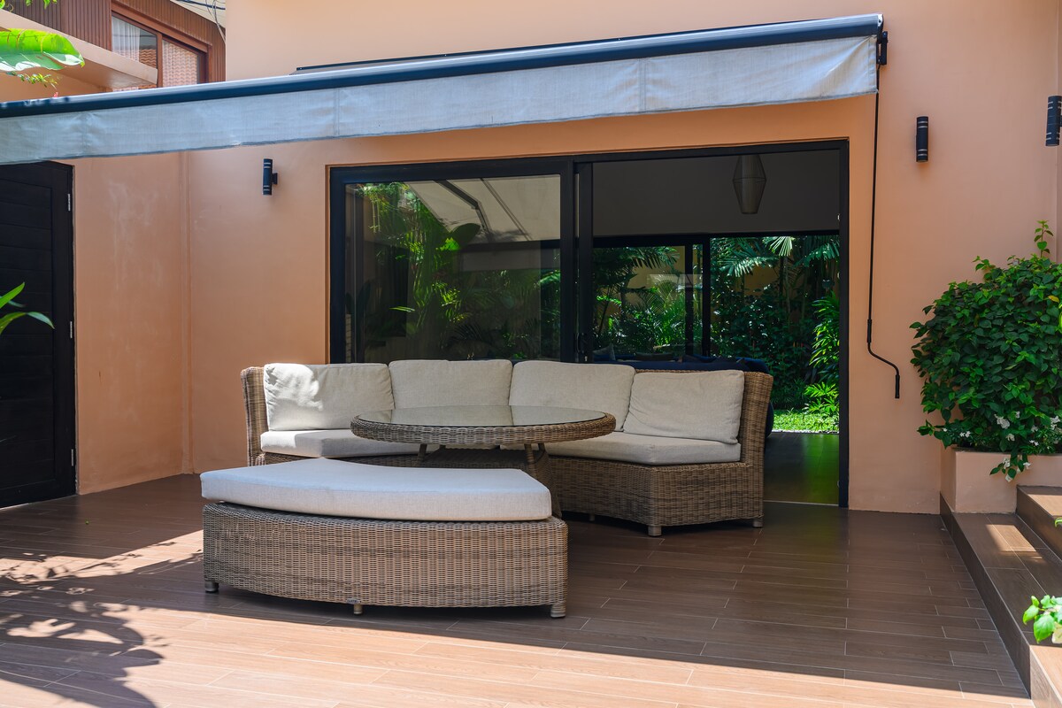 Villa Black Pool
